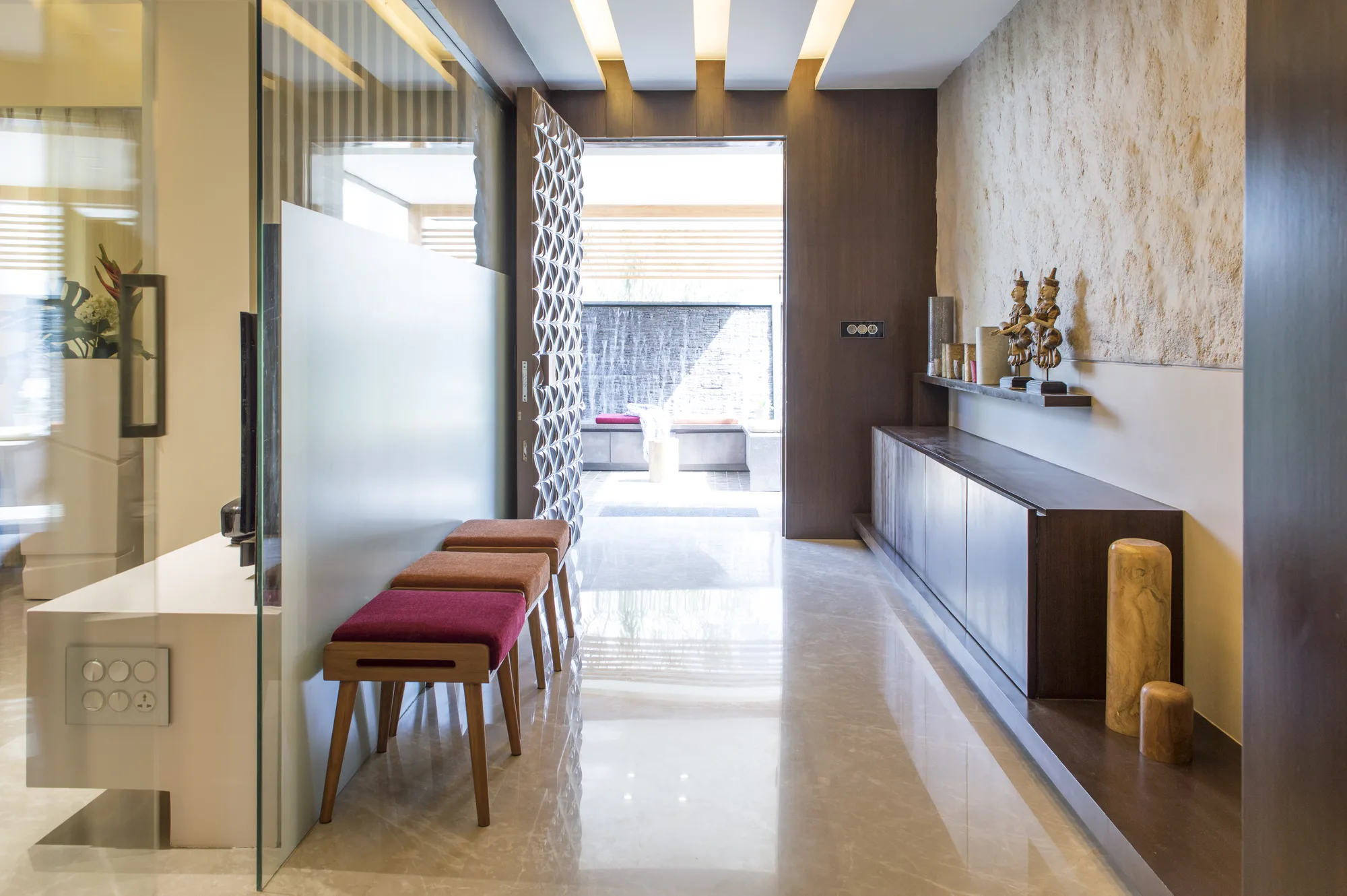 Arrival spaces · Lightwell